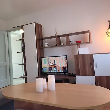 Ferienwohnung Mit Zwei Schlafzimmer Pool Und Jacuzzi *