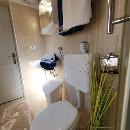 Daire Ferienwohnung Mit Zwei Schlafzimmer Pool Und Jacuzzi