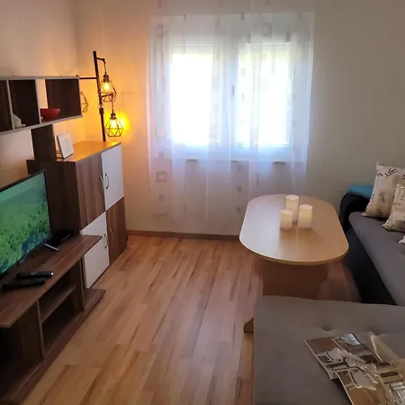Ferienwohnung Mit Zwei Schlafzimmer Pool Und Jacuzzi * Fažana