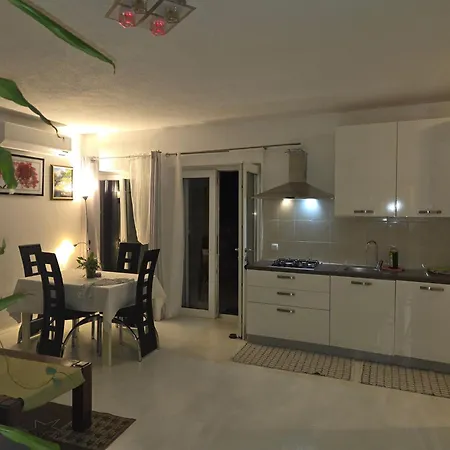 Apartman Mit Zwei Schlafzimmer Pool Und Jacuzzi *
