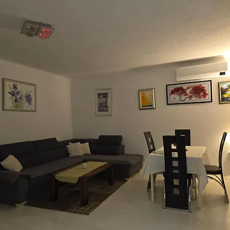 Mit Zwei Schlafzimmer Pool Und Jacuzzi Apartman