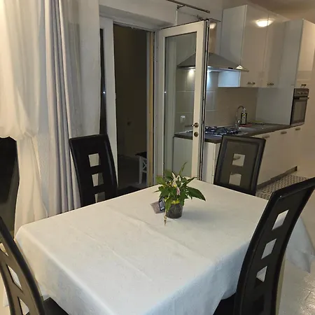 Apartman Mit Zwei Schlafzimmer Pool Und Jacuzzi *