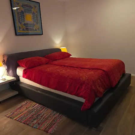 Mit Zwei Schlafzimmer Pool Und Jacuzzi *