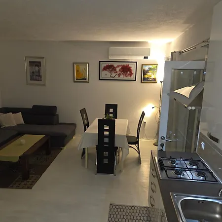 Mit Zwei Schlafzimmer Pool Und Jacuzzi * Fažana