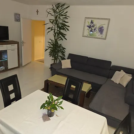 Mit Zwei Schlafzimmer Pool Und Jacuzzi Apartman Fažana