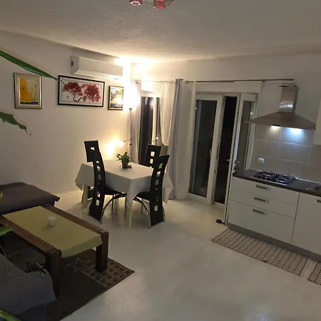 Mit Zwei Schlafzimmer Pool Und Jacuzzi Apartman