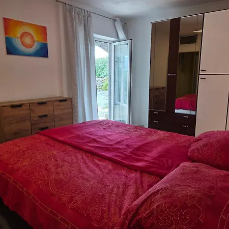 Mit Zwei Schlafzimmer Pool Und Jacuzzi Apartman Fažana