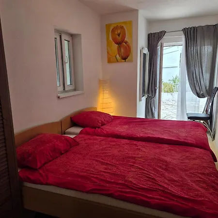 Mit Zwei Schlafzimmer Pool Und Jacuzzi Apartman
