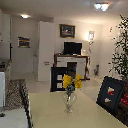 Apartman Mit Zwei Schlafzimmer Pool Und Jacuzzi *