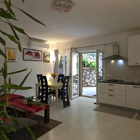 Mit Zwei Schlafzimmer Pool Und Jacuzzi Apartman *