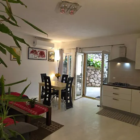 Mit Zwei Schlafzimmer Pool Und Jacuzzi Apartman