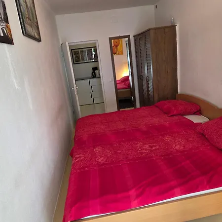 Mit Zwei Schlafzimmer Pool Und Jacuzzi