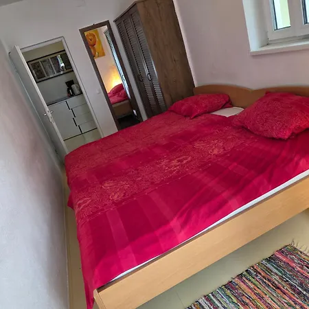 Mit Zwei Schlafzimmer Pool Und Jacuzzi *