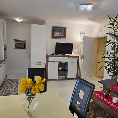 Mit Zwei Schlafzimmer Pool Und Jacuzzi Fažana