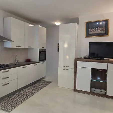 Mit Zwei Schlafzimmer Pool Und Jacuzzi Apartman
