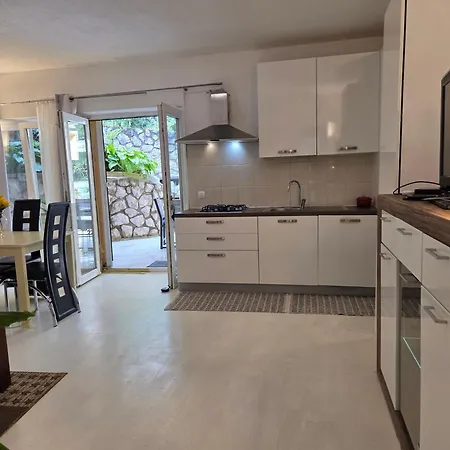 Apartman Mit Zwei Schlafzimmer Pool Und Jacuzzi *