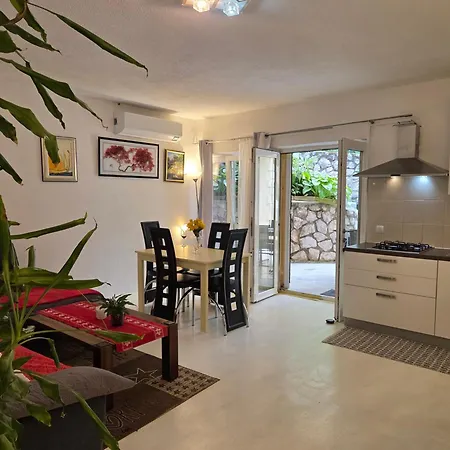 Mit Zwei Schlafzimmer Pool Und Jacuzzi * Fažana