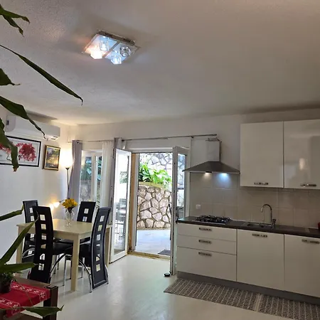 Mit Zwei Schlafzimmer Pool Und Jacuzzi Apartman