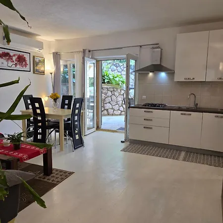 Mit Zwei Schlafzimmer Pool Und Jacuzzi Apartman *